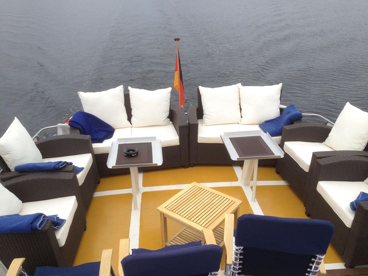 Berlin Sommerfest Schiff/Eventschiff/Floß Exklusive Yacht- und Schiffsvermietung EYS image 10