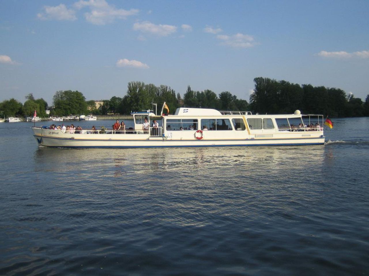 Berlin Sommerfest Schiff/Eventschiff/Floß Exklusive Yacht- und Schiffsvermietung EYS image 10