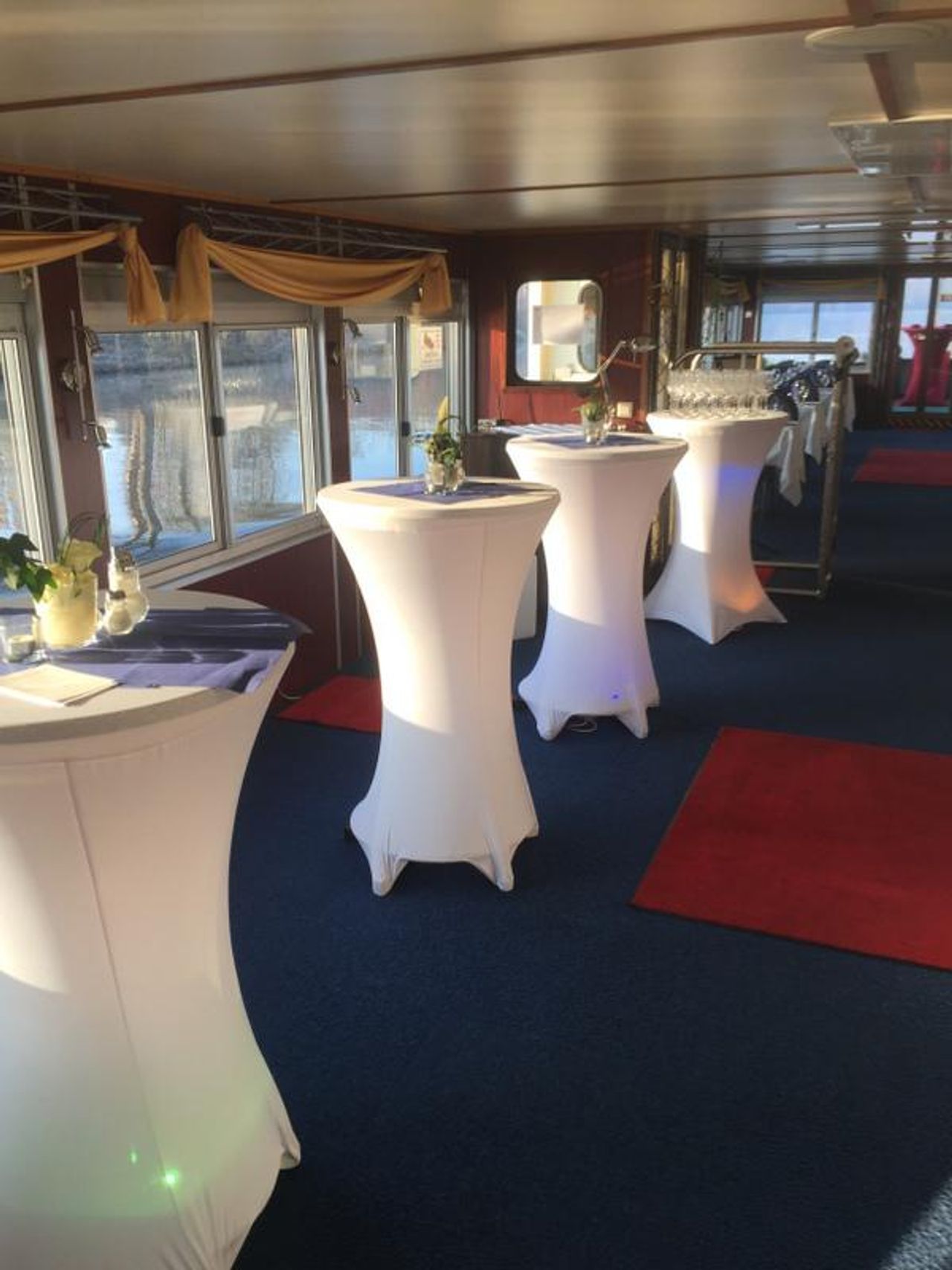 Berlin Sommerfest Schiff/Eventschiff/Floß Exklusive Yacht- und Schiffsvermietung EYS image 10