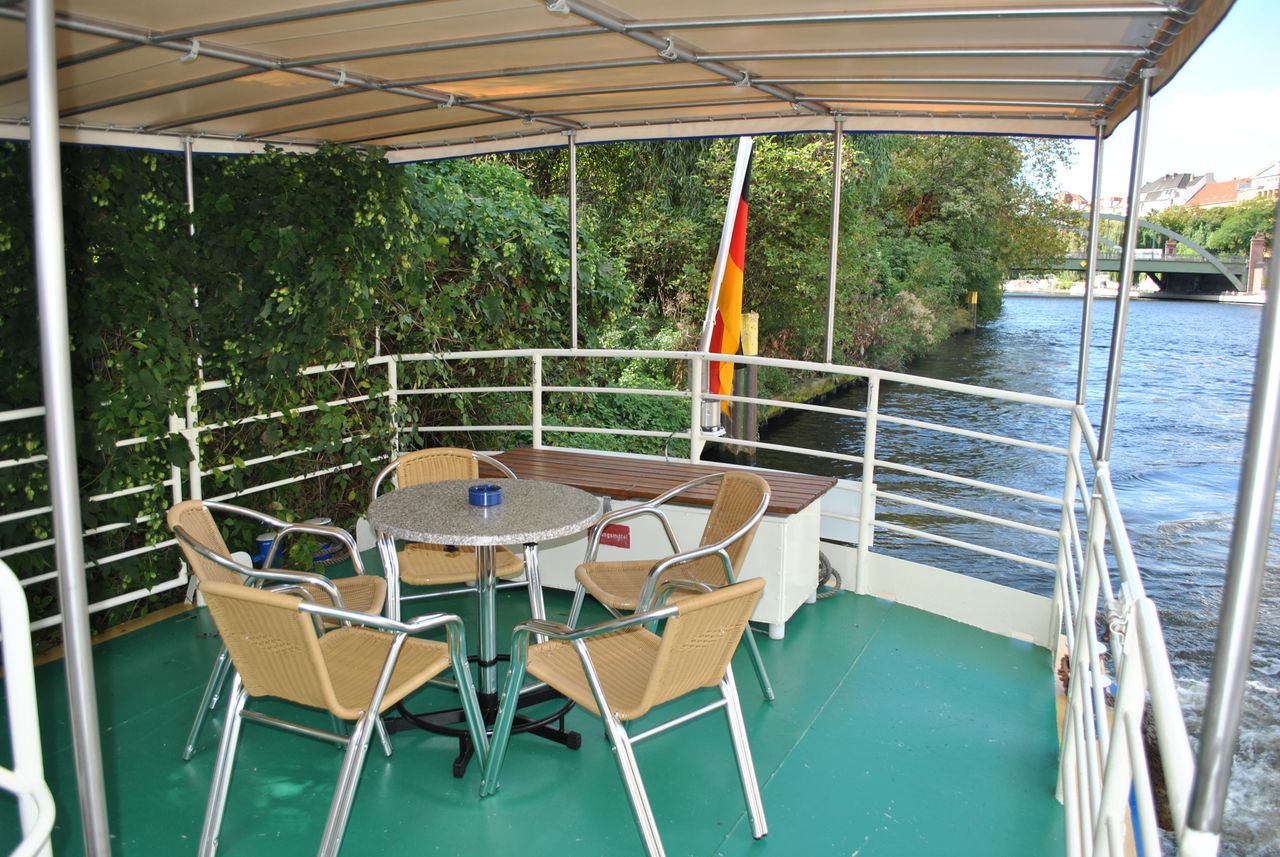 Berlin Sommerfest Schiff/Eventschiff/Floß Exklusive Yacht- und Schiffsvermietung EYS image 10