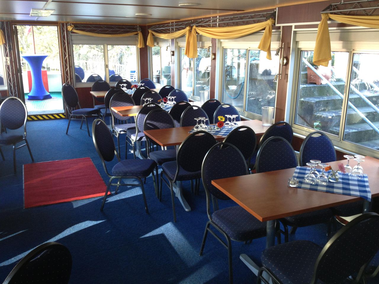 Berlin Sommerfest Schiff/Eventschiff/Floß Exklusive Yacht- und Schiffsvermietung EYS image 10