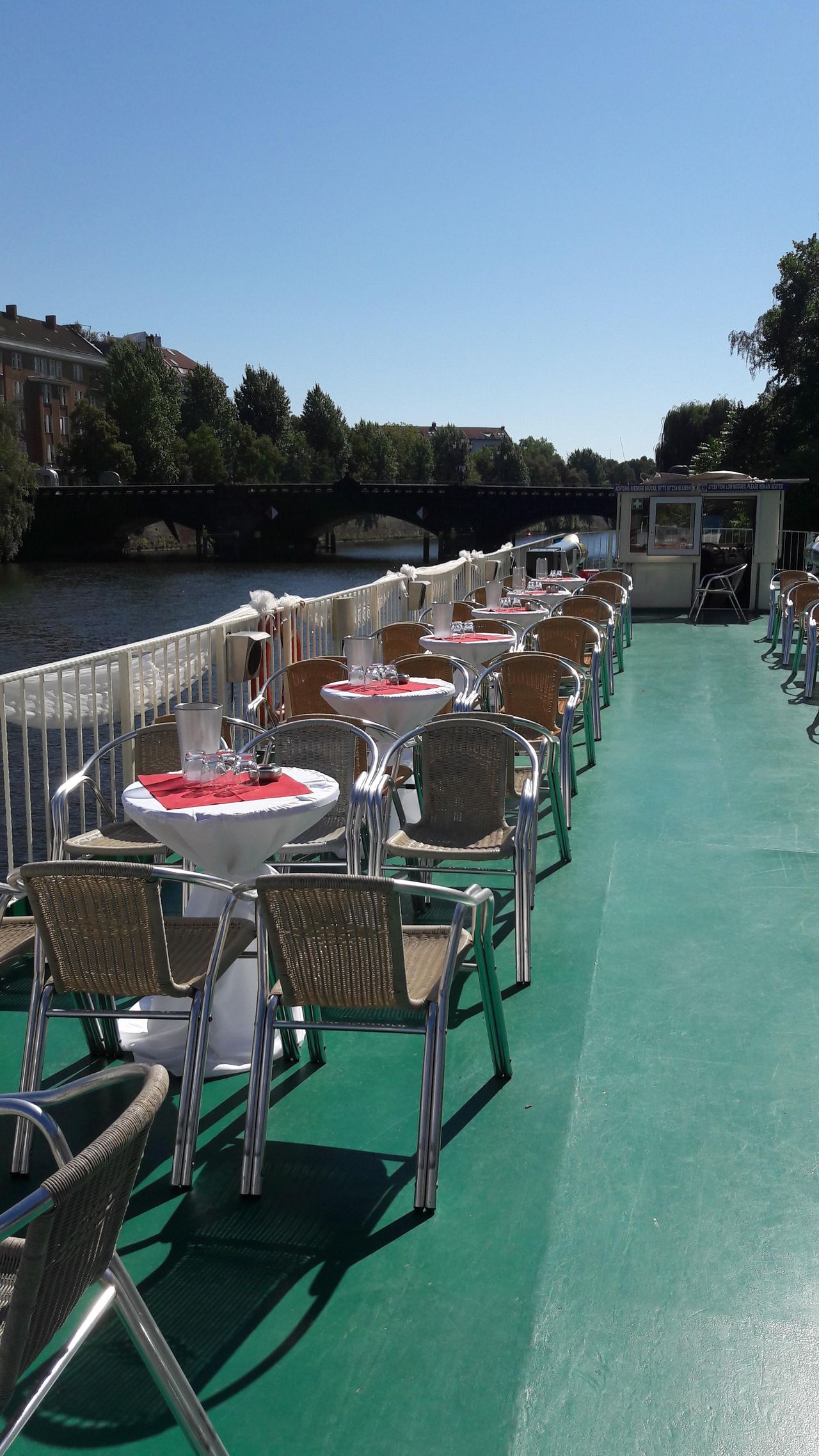 Berlin Sommerfest Schiff/Eventschiff/Floß Exklusive Yacht- und Schiffsvermietung EYS image 10