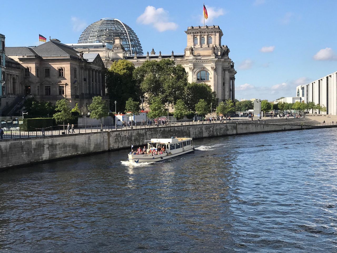 Berlin Sommerfest Schiff/Eventschiff/Floß Exklusive Yacht- und Schiffsvermietung EYS image 10