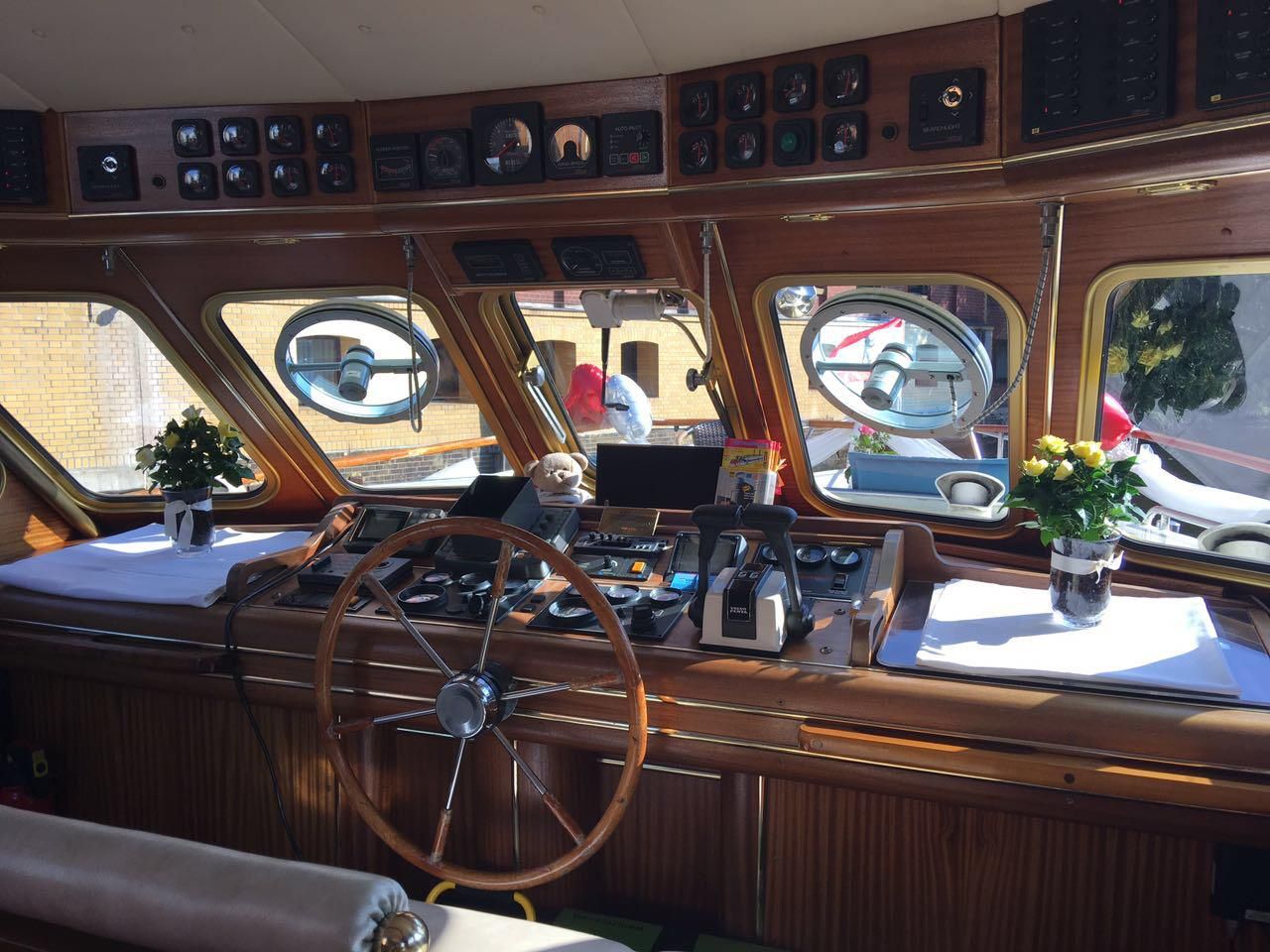 Berlin Sommerfest Schiff/Eventschiff/Floß Exklusive Yacht- und Schiffsvermietung EYS image 10