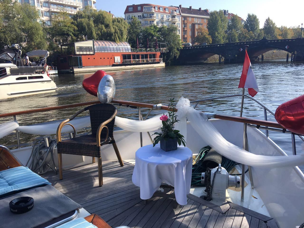 Berlin Sommerfest Schiff/Eventschiff/Floß Exklusive Yacht- und Schiffsvermietung EYS image 10