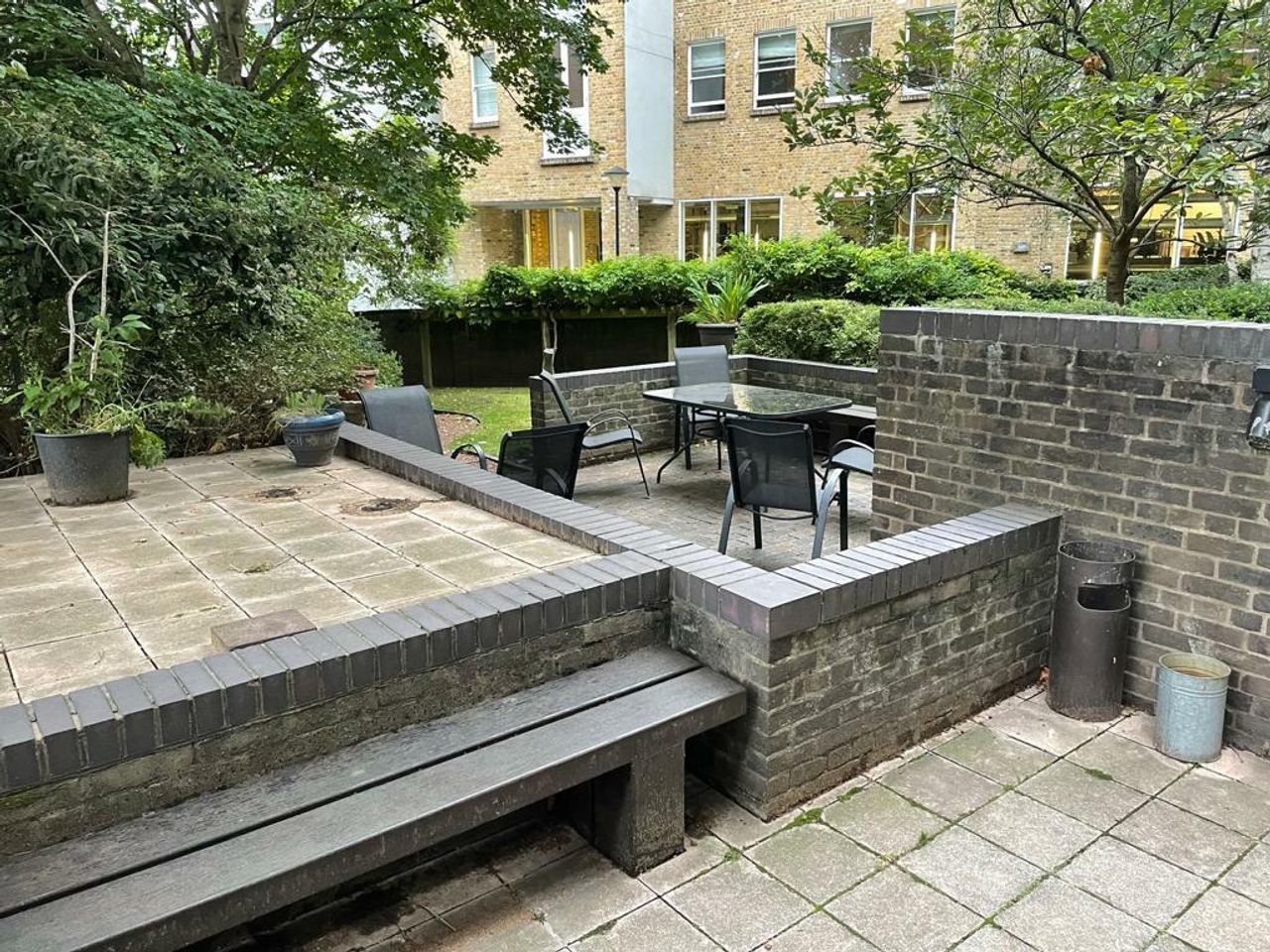 London  Boardroom  image 7