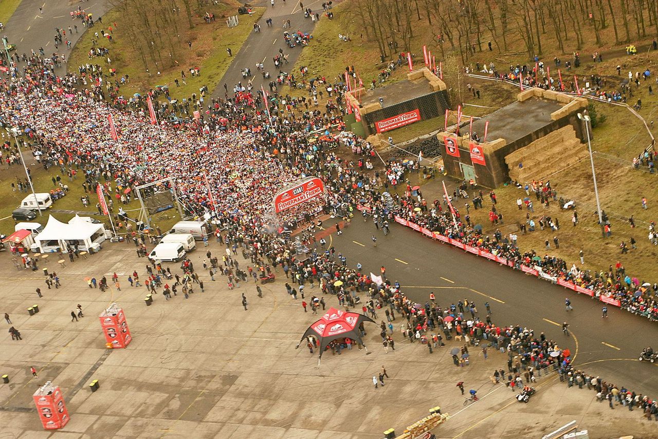 Goch Konzert Open Air Location/Outdoor/Beachclub Airport Weeze image 10