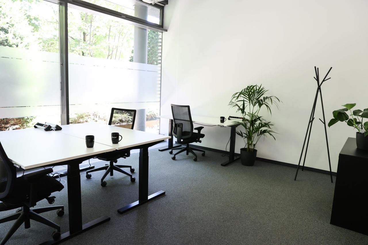 Munich Kundengespräch Business center SleevesUp! München Laim image 4