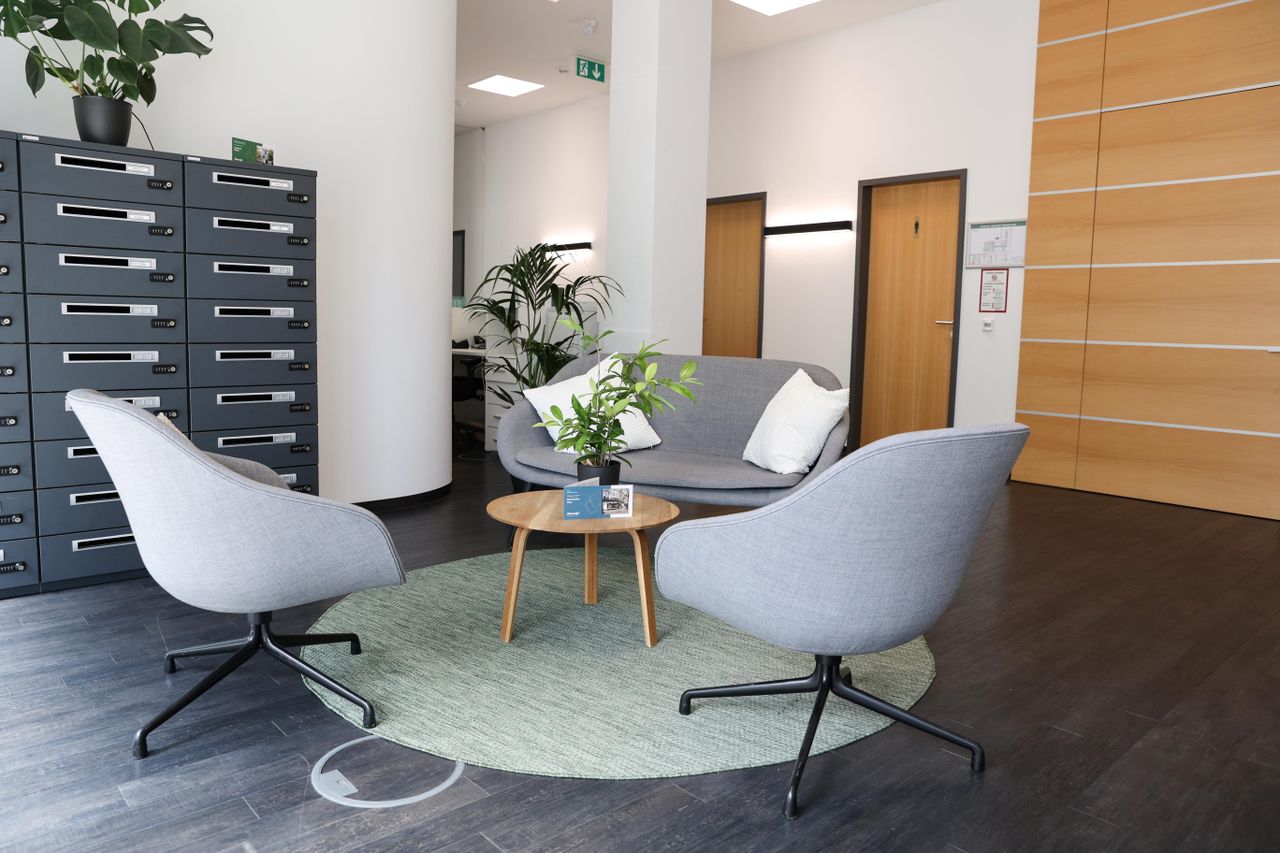 Munich Kundengespräch Business center SleevesUp! München Laim image 5