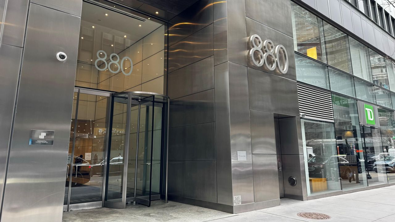 New York Mobile Working Business center Corporate Suites at 880 Third Avenue image 12