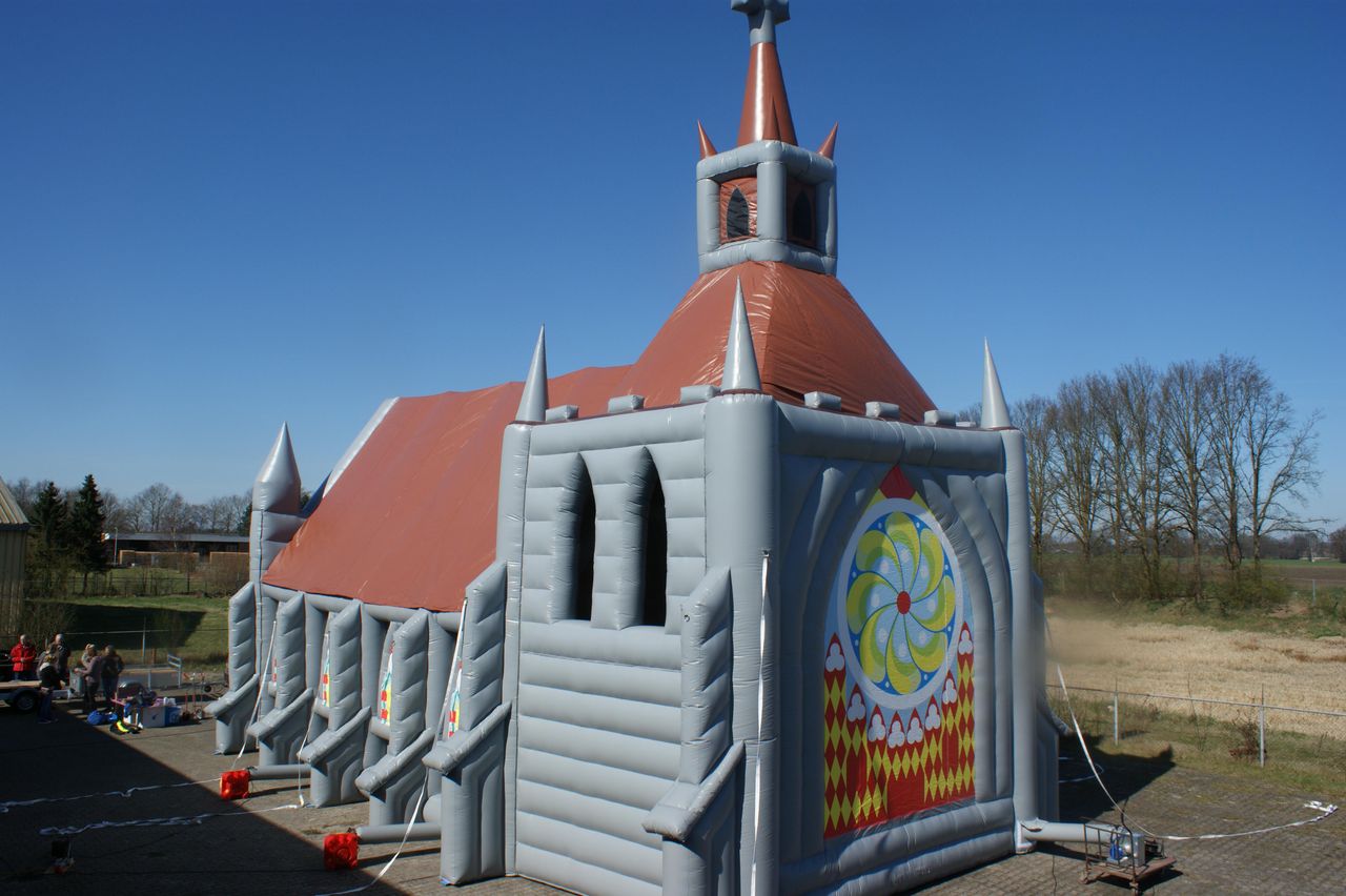 Rest der Welt PR & Marketing Event  Aufblasbare Kirche image 10