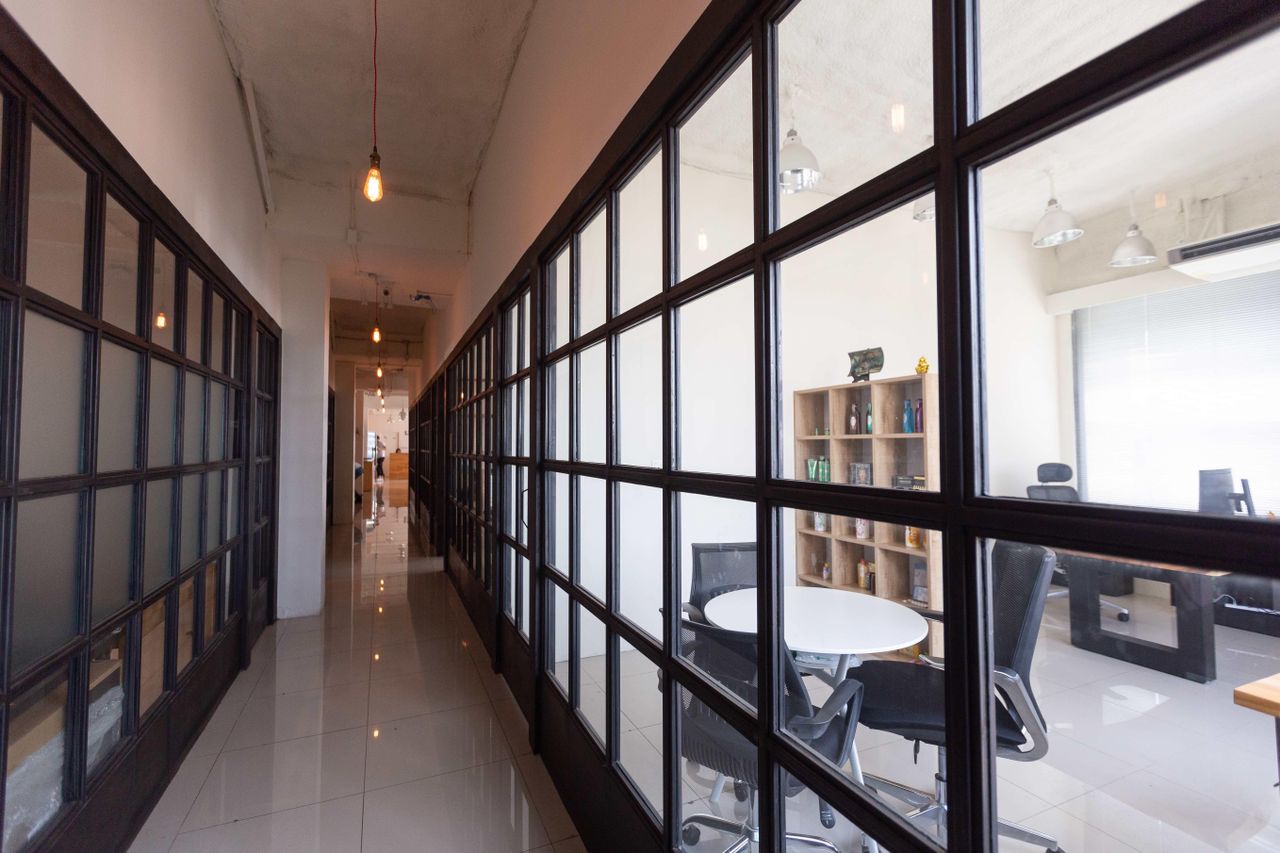 Rest van de wereld  Coworking ruimte The Hive Prakanong image 6