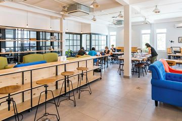 Rest der Welt training rooms Coworking Space The Hive Thao Dien image 0