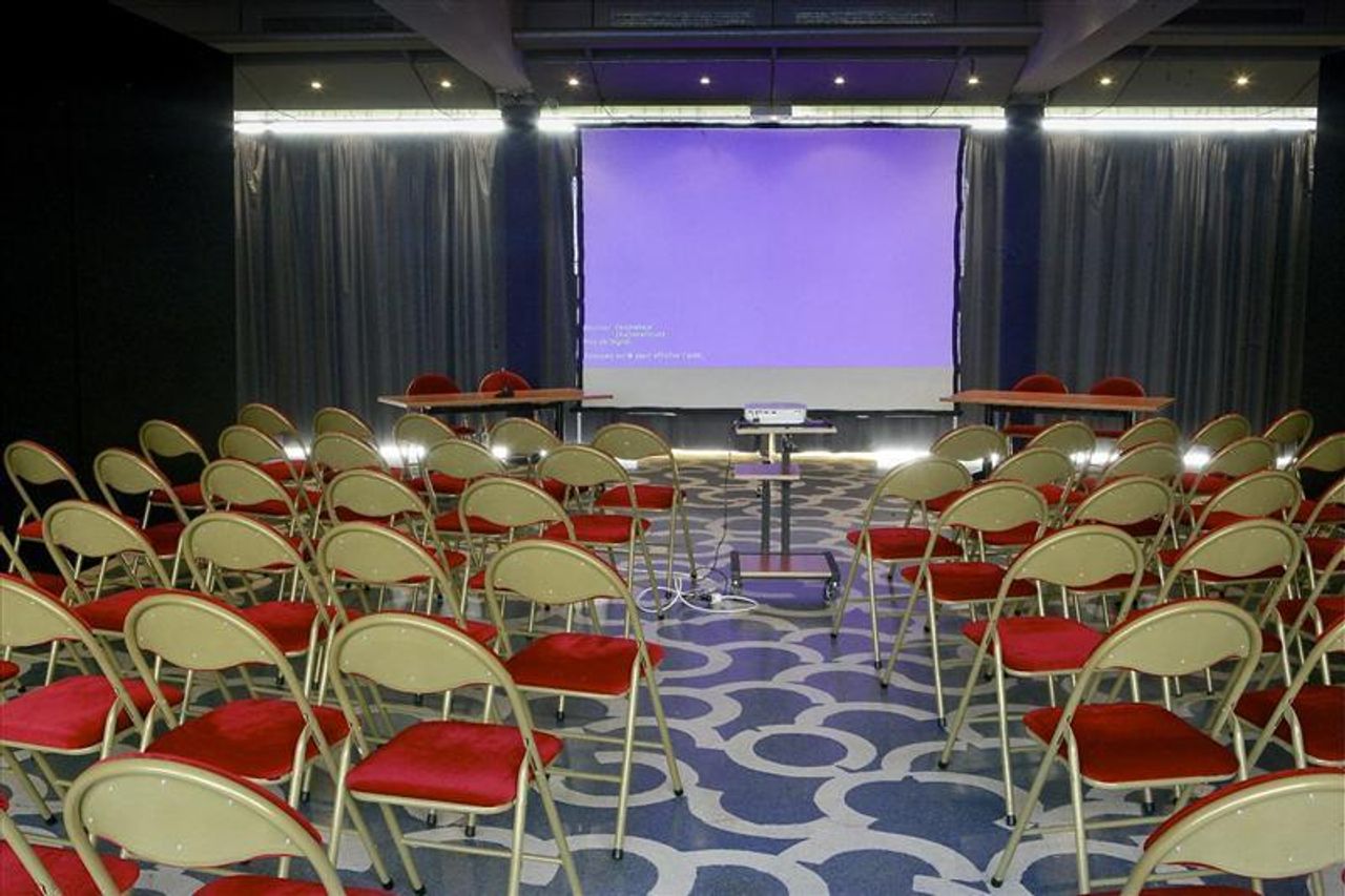 Paris training rooms   image 19