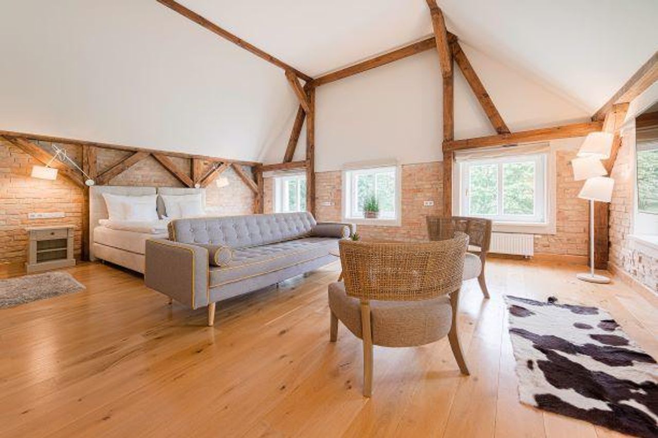 Rest of the World training rooms Historic venue Manowce Palace image 15