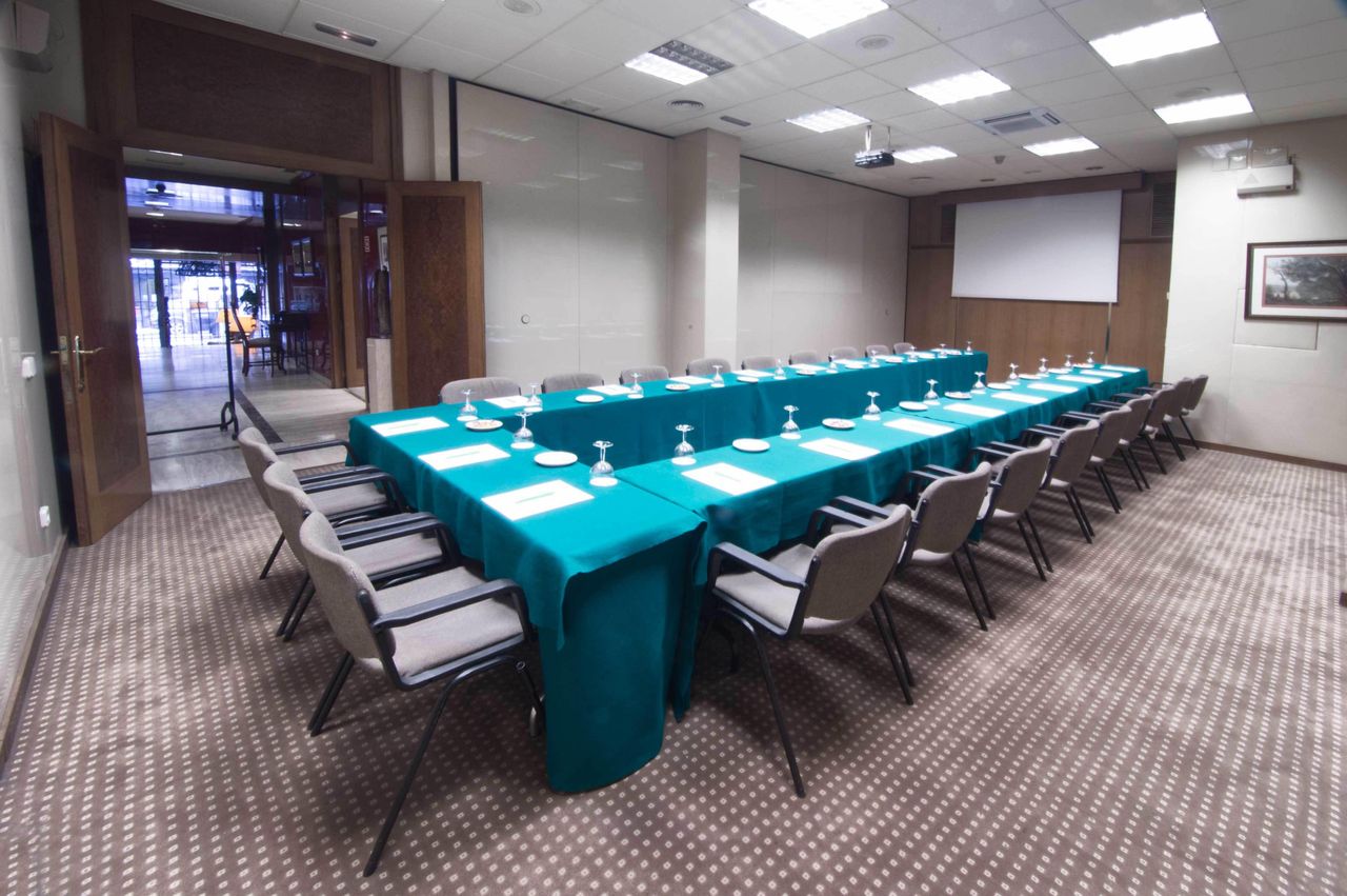Madrid training rooms Business center Centro Empresarial El Coloso image 23