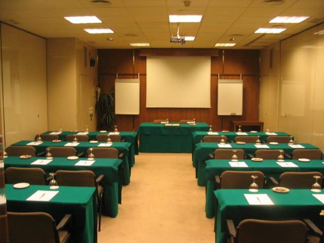 Madrid training rooms Business center Centro Empresarial El Coloso image 44