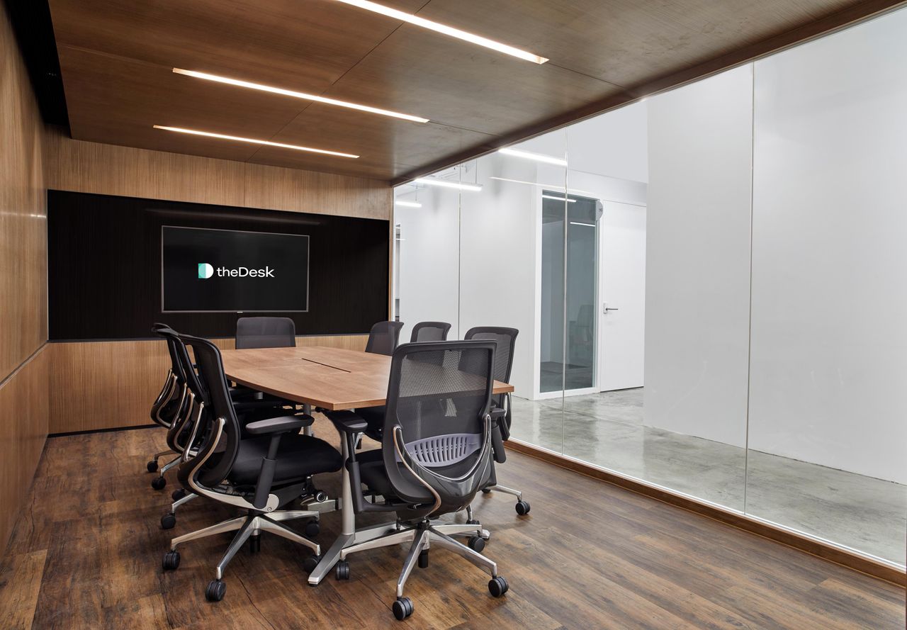 Hong Kong training rooms Coworking ruimte theDesk United Centre image 15