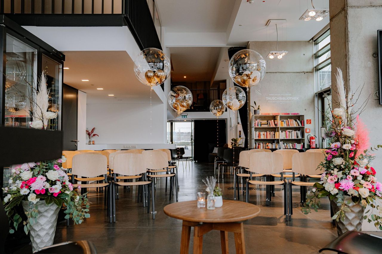 Cologne Kreatives Meeting Corporate event spaces Eventlocation KRANHAUS Nord - Sessel Hub Rheinauhafen image 116