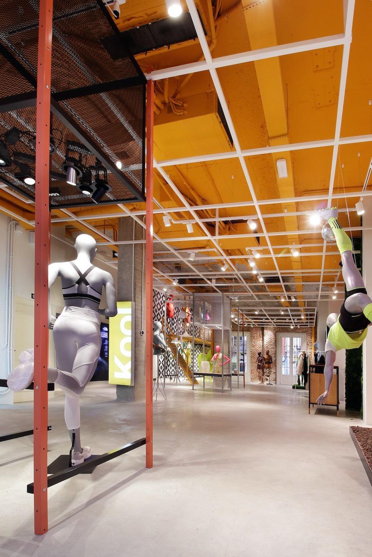 Madrid  Showroom  image 10