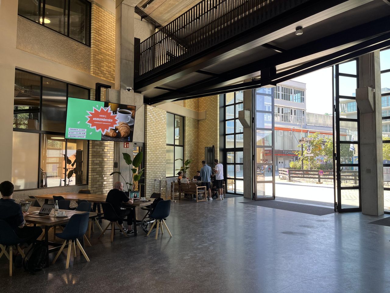 Munich Kreatives Meeting Showroom Brennerei Shop image 13