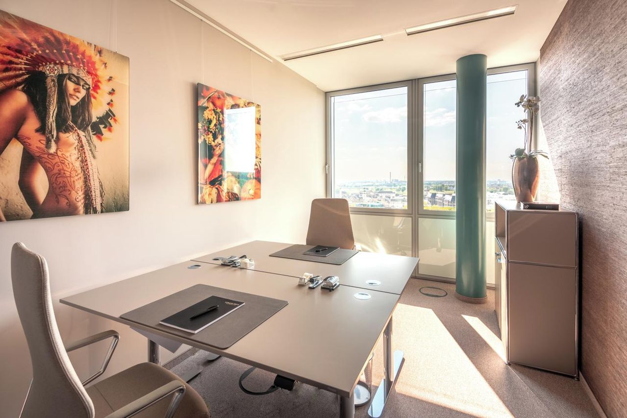 Rest of the World  Business center  image 9