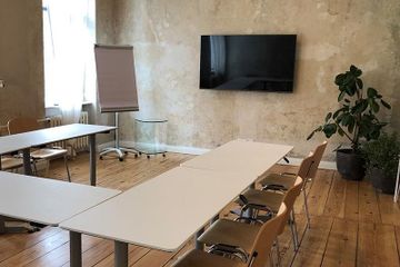 Potsdam Kundengespräch Seminarräume Bildungswerkstatt-Pflege image 0