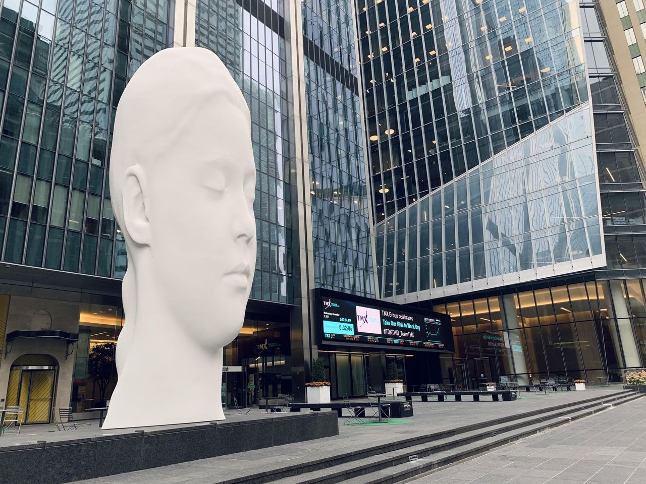 Toronto Mobile Working Coworking spaces The Professional Centre image 6