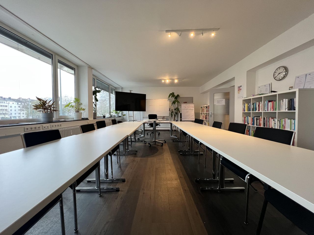 Düsseldorf Teamsitzung Seminarraum Zentral in Düsseldorf image 4