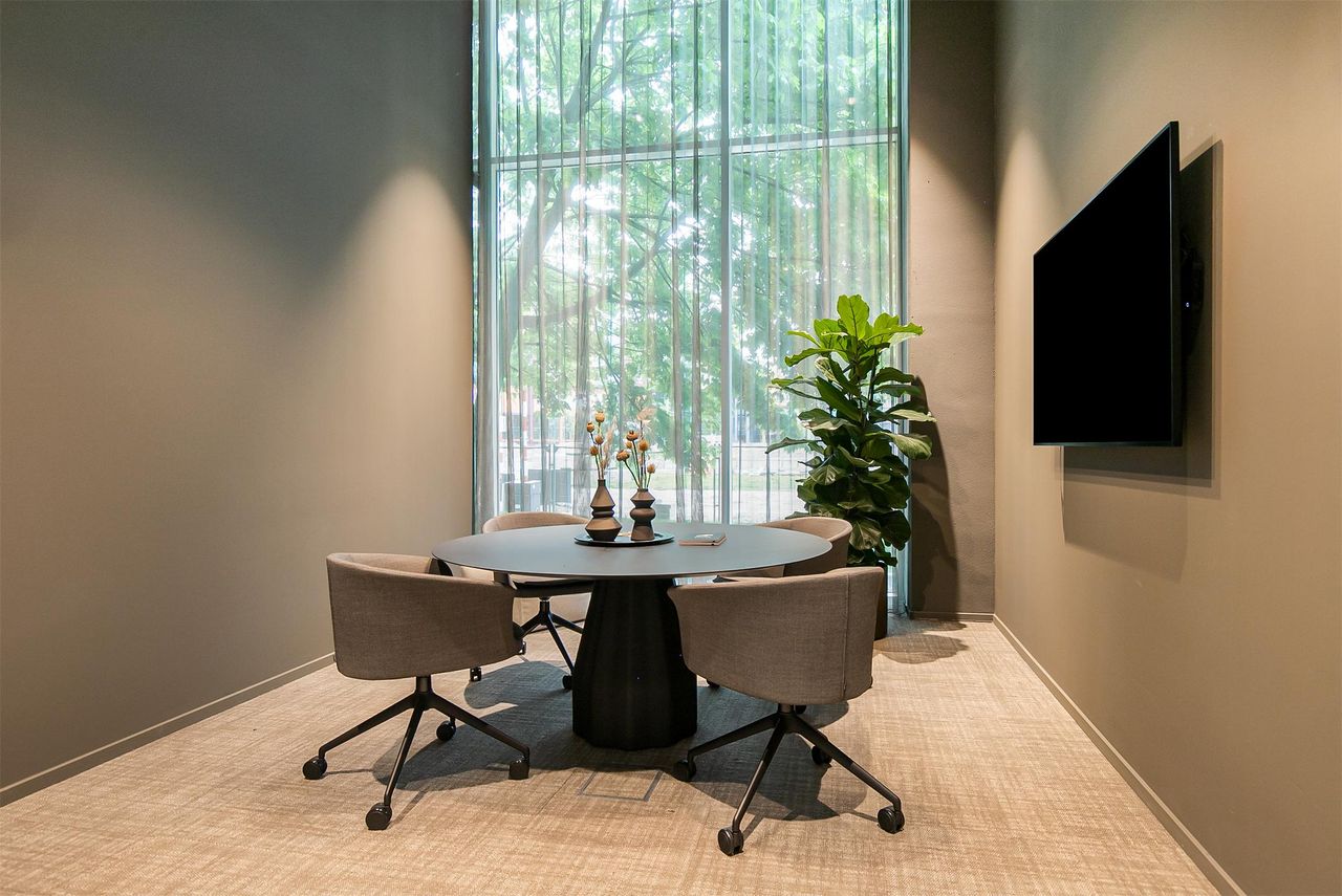 Rest of the World   Thessa Laszlo image 4