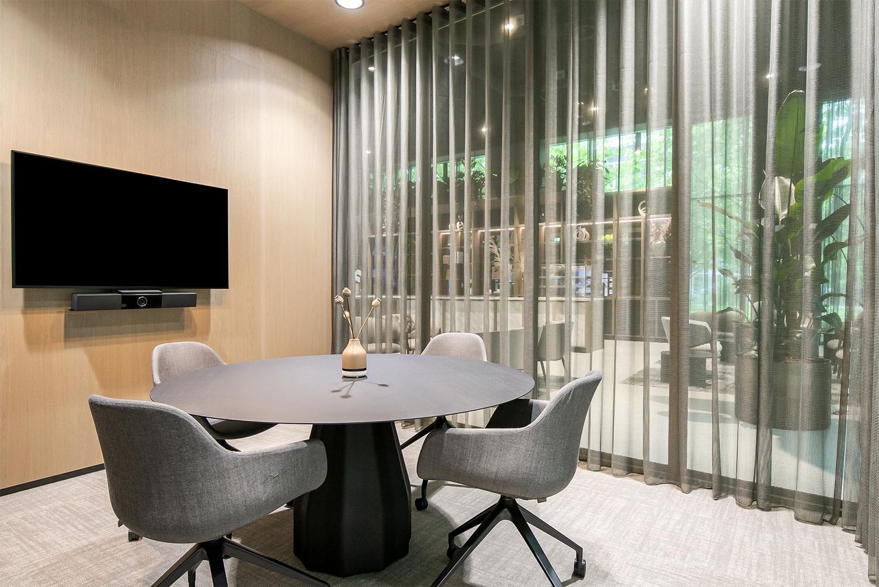 Rest of the World   Thessa Laszlo image 6