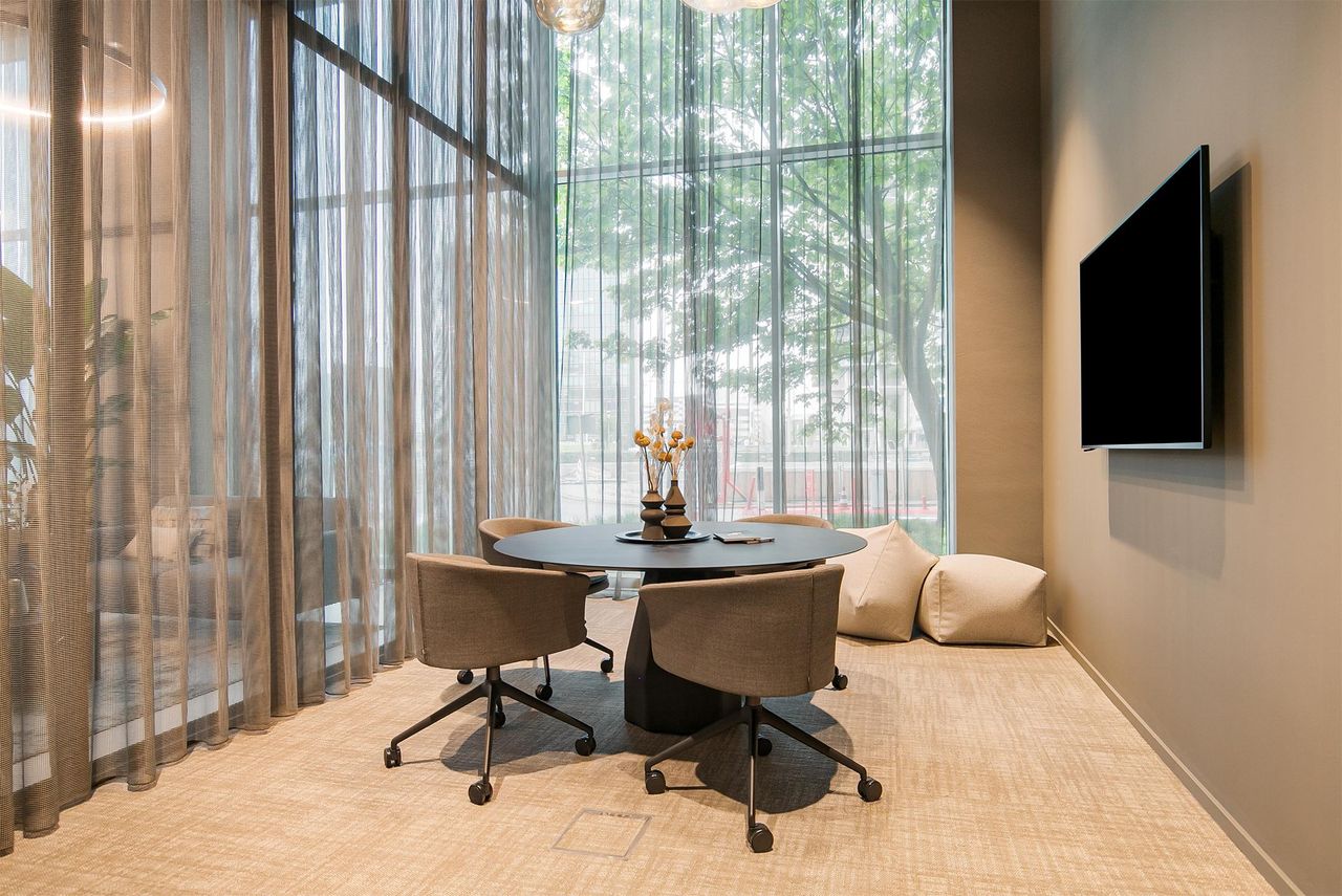 Rest of the World   Thessa Laszlo image 7