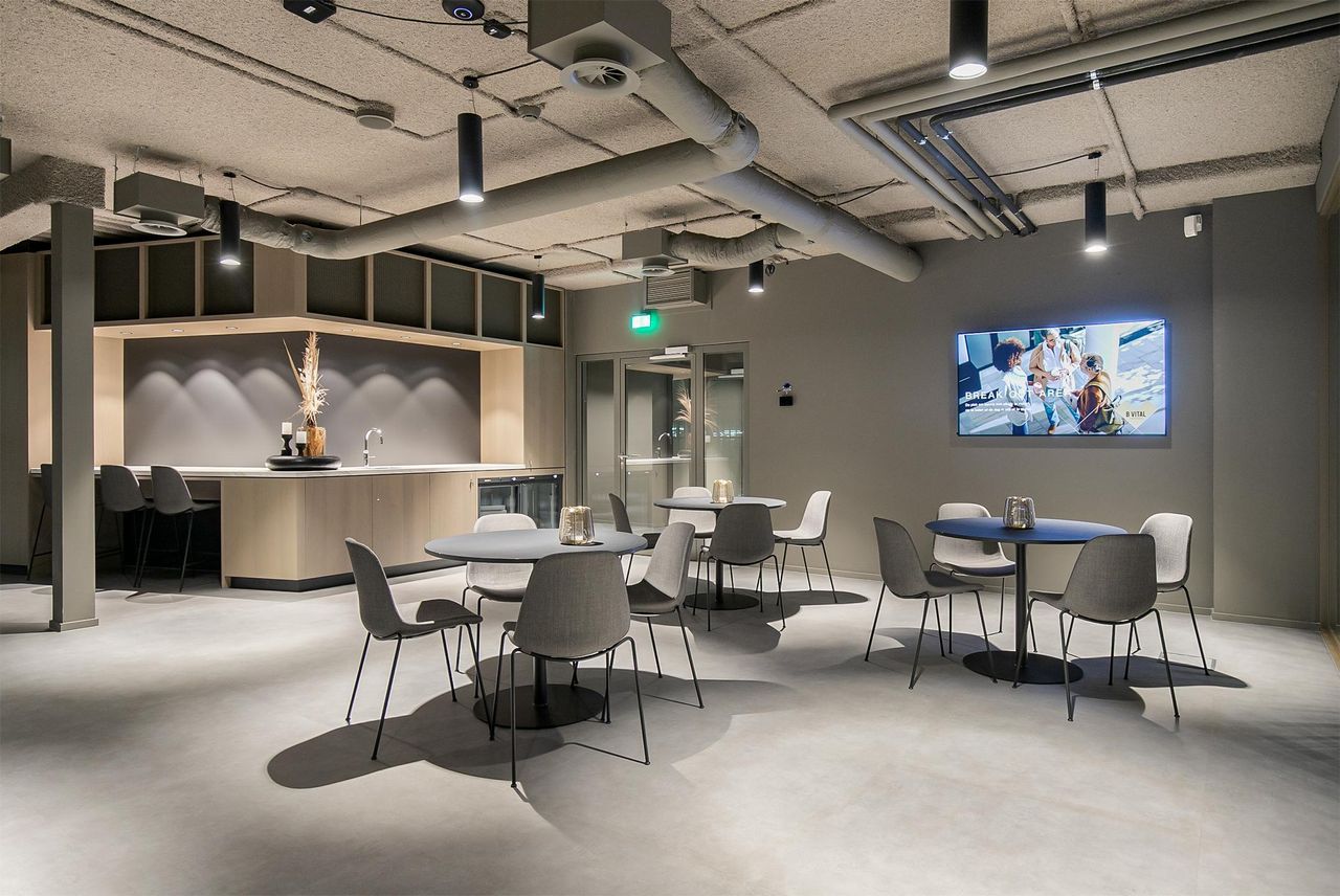 Rest of the World   Thessa Laszlo image 10