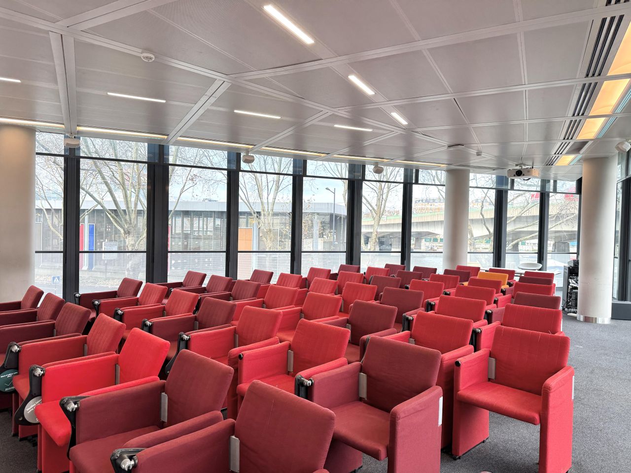 Parijs Client Meeting Bedrijvencentrum Business Center EOS - Work & Share image 4