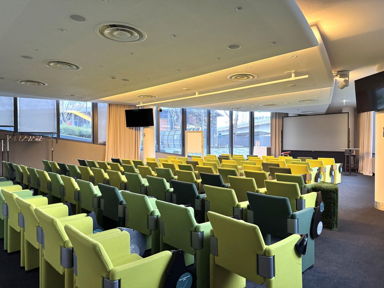 Parijs Client Meeting Bedrijvencentrum Business Center EOS - Work & Share image 2