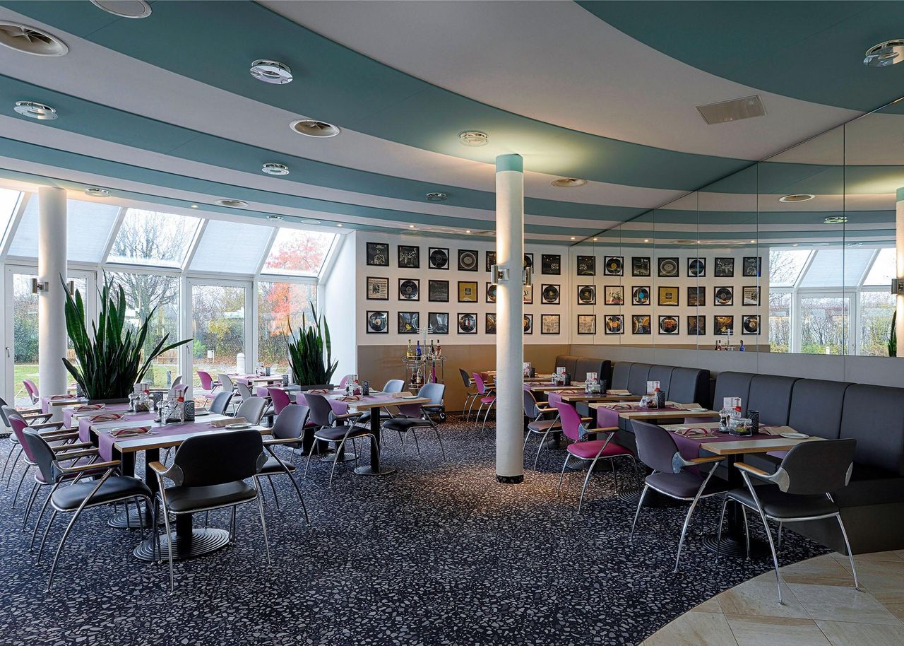 Rest of the World   GLOBANA Airport Hotel**** image 1