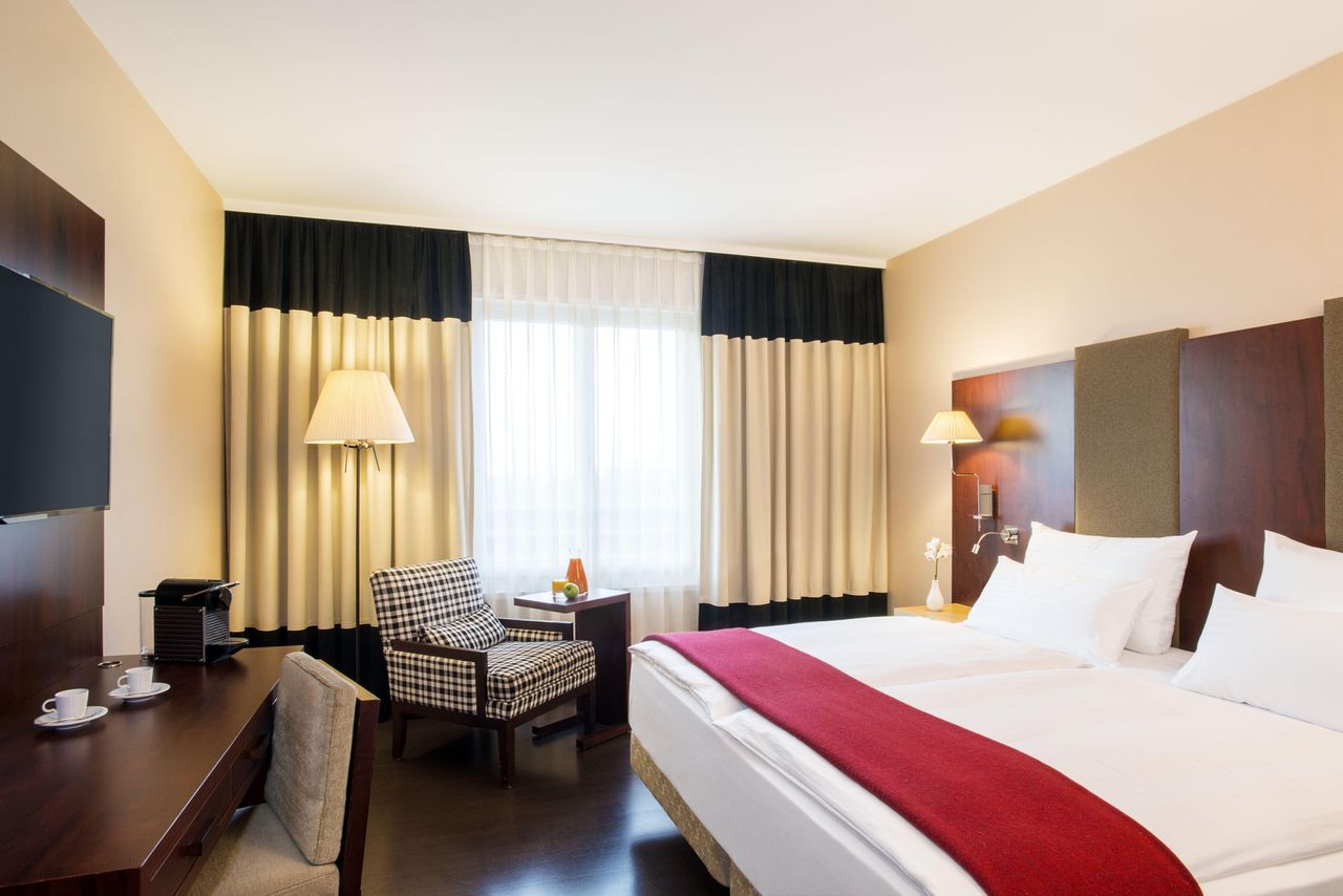 Rest of the World   NH Wien Airport image 5160