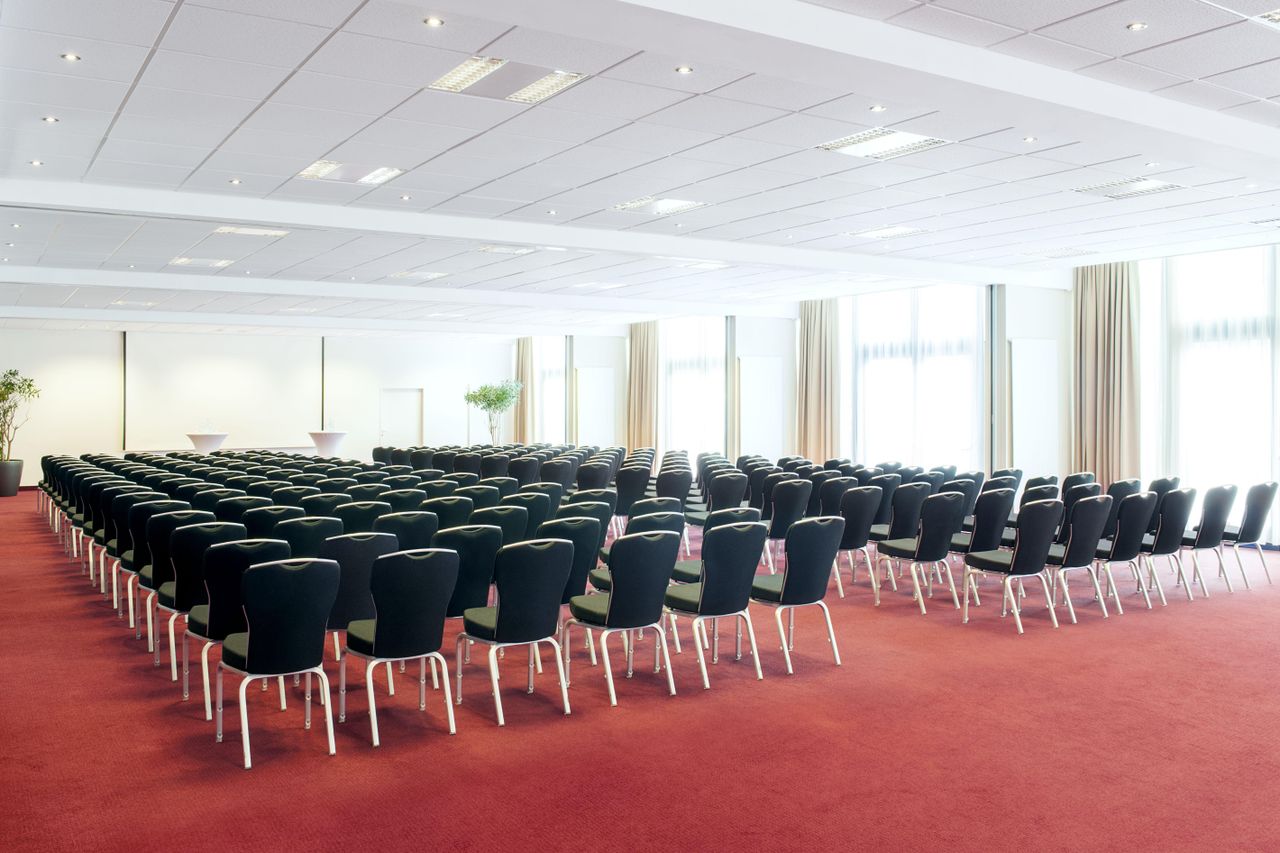 Rest of the World   NH Wien Airport image 5184