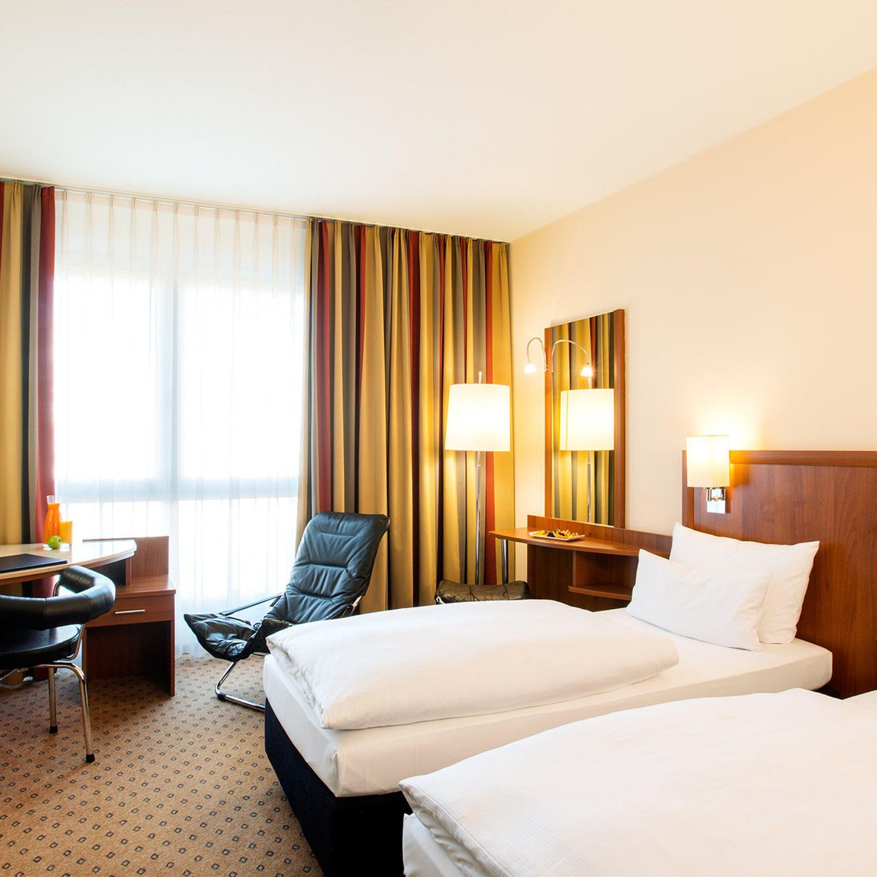 Munich   NH München Dornach image 5221