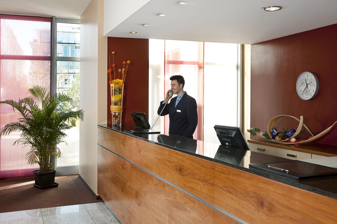 Munich   NH München Dornach image 5226