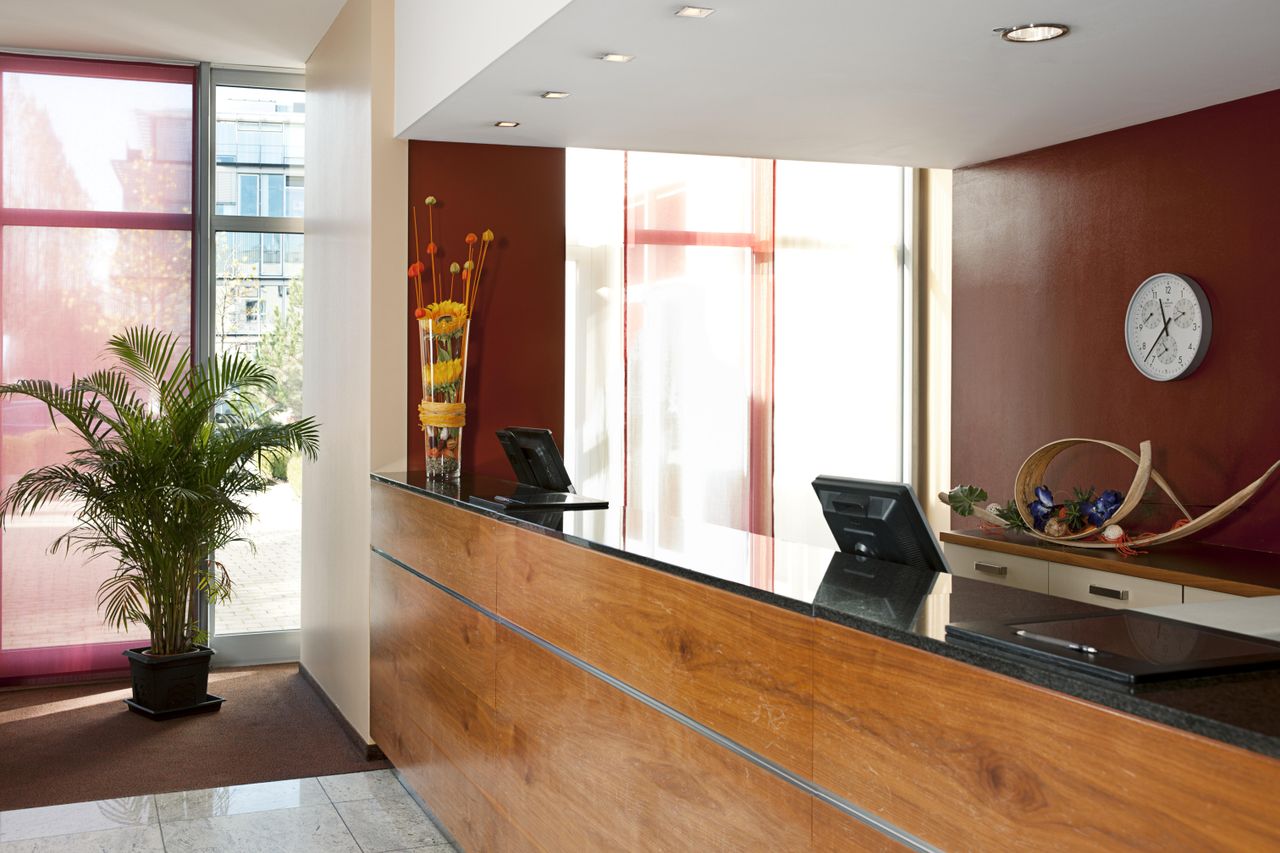 Munich   NH München Dornach image 5227