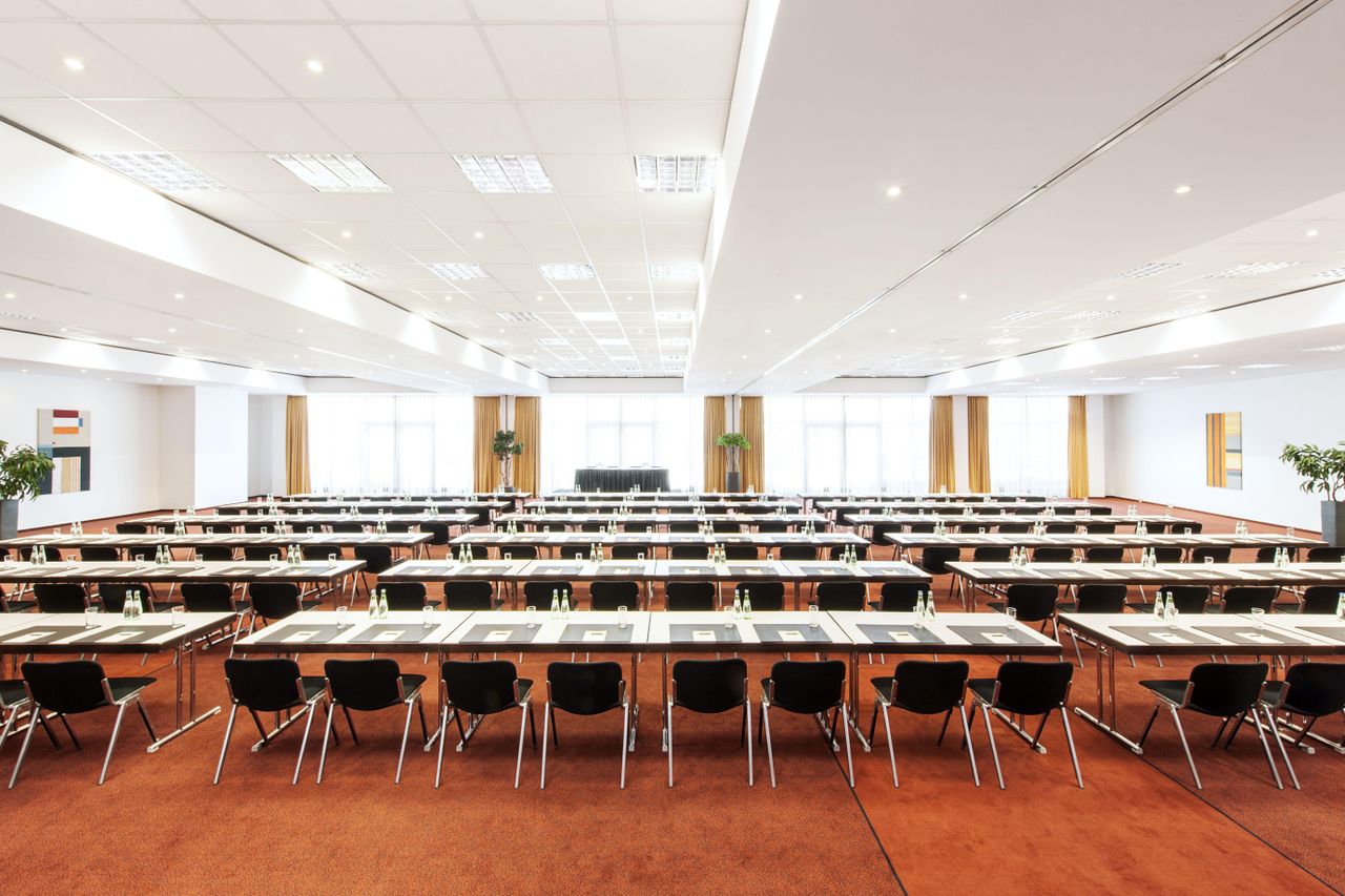 Munich   NH München Dornach image 5244