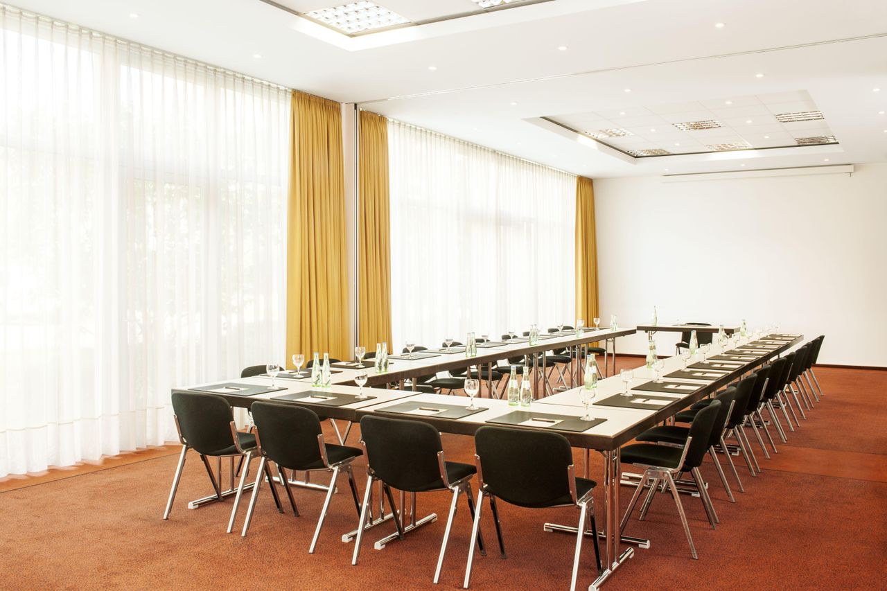 Munich   NH München Dornach image 5248