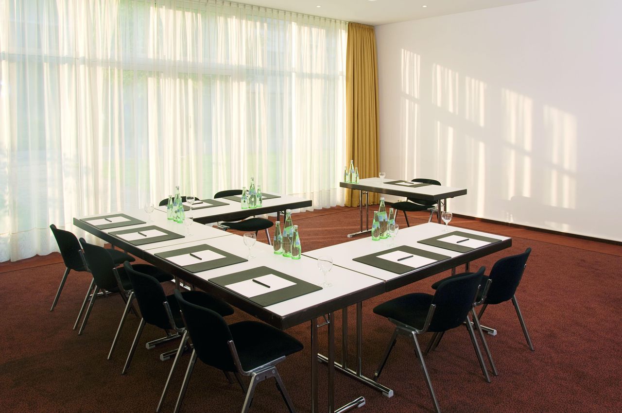 Munich   NH München Dornach image 5249