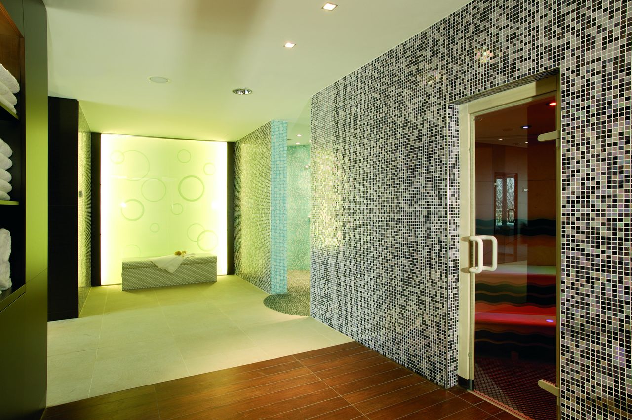 Stuttgart   NH Stuttgart Airport image 5344