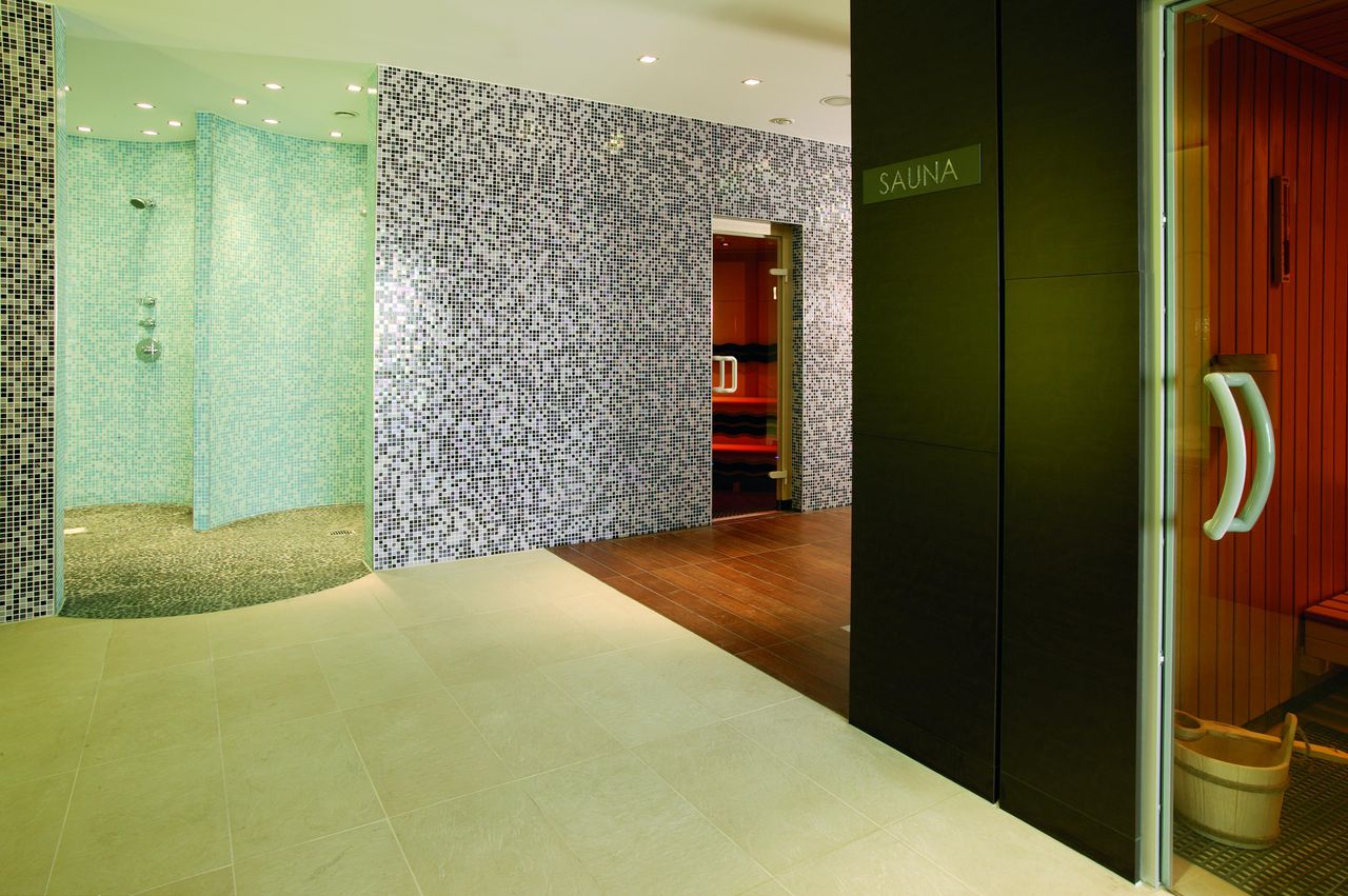 Stuttgart   NH Stuttgart Airport image 5345