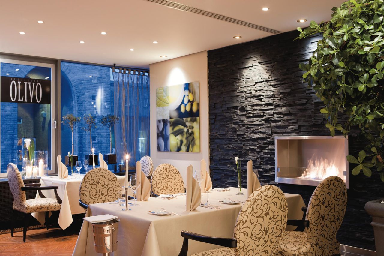 Stuttgart   Steigenberger Graf Zeppelin image 6412