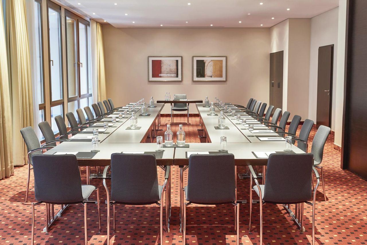 Dresden   Steigenberger Hotel de Saxe image 8