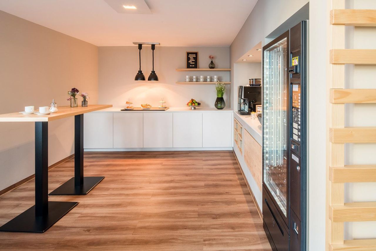 Rest of the World   BEST WESTERN PLUS Atrium Hotel image 1