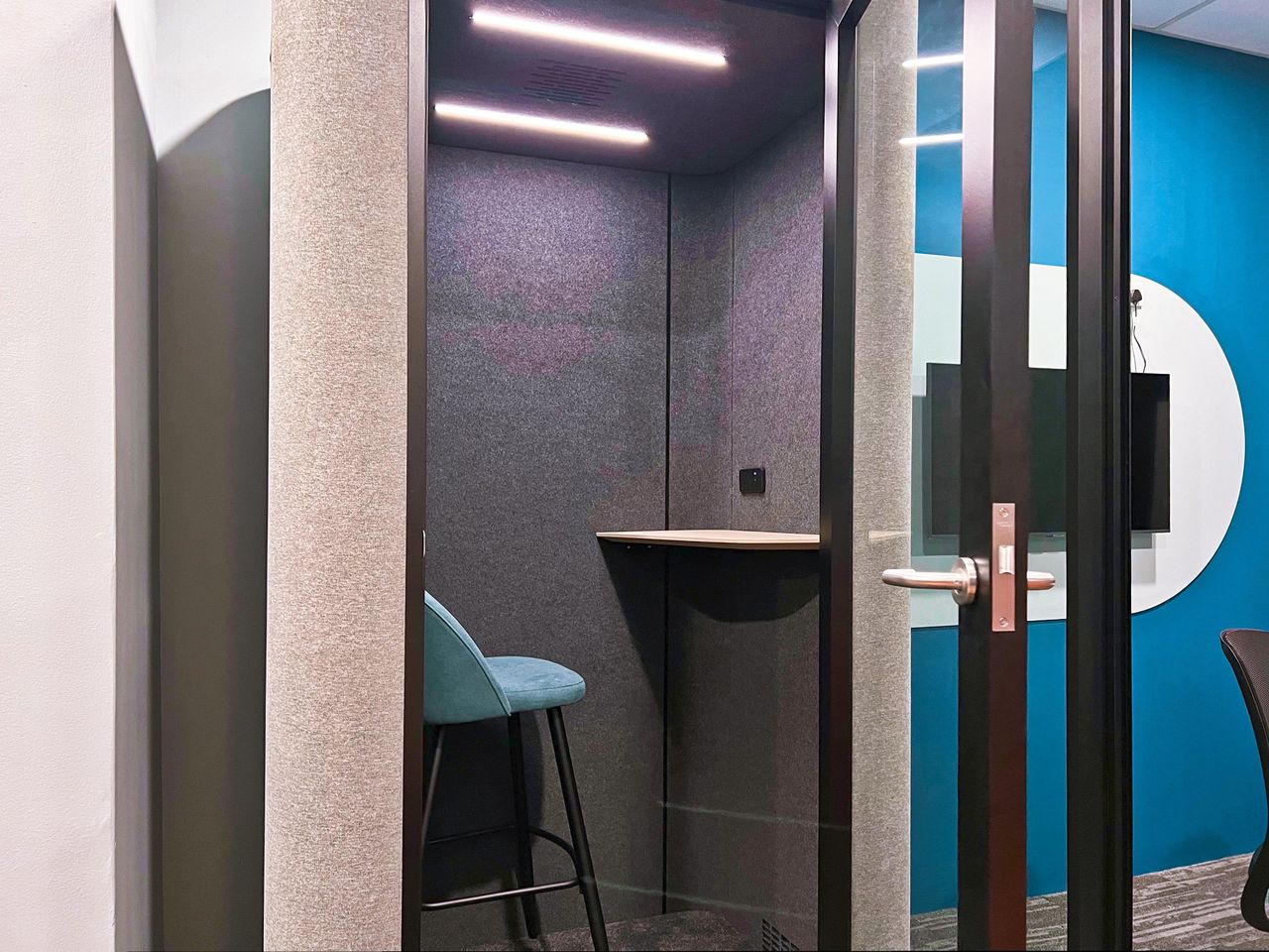 Kuala Lumpur  Office desk WORQ Bangsar image 13